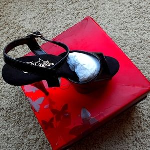 Pleaser size 8 *Brand New*